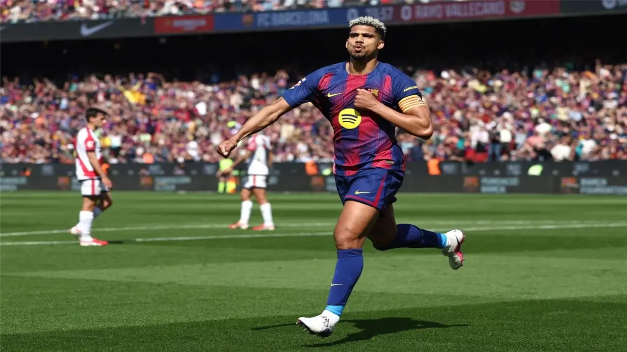 أراوخو يؤكد وصوله إلى أفضل مستوياته البدنية بدعم جماهير نادي برشلونة الدائم